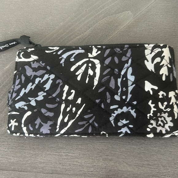 Vera Bradley Black and White Floral Wristlet with ID Slot - Picture 2 of 3
